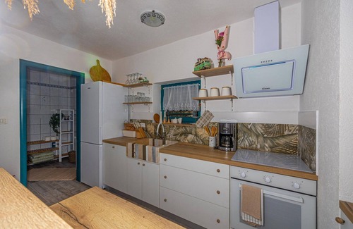 Jadranovo Villa | Seaview home with bubble bath