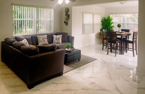 Pompano Beach House | Seaview Suite
