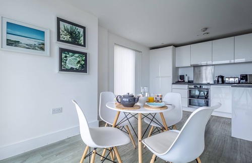 Bournemouth City Centre Apartment | Seaview West Coast