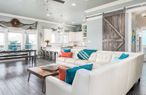 Port Bolivar Cottage | SeaViews from Deck / Tiki Bar / Fully Stocked