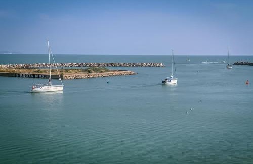Eastbourne Apartment | Seaviews Sovereign Harbour - adults-only apartment