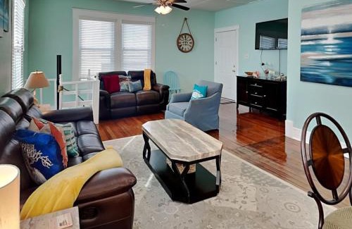 Galveston House | Seawall Celebration - Up