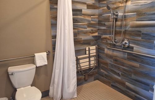 Larry's River Hotel | Seawind Landing Country Inn