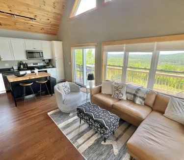 Sebago Villa | SEBAGO SUNRISE LIMIT 8 villa