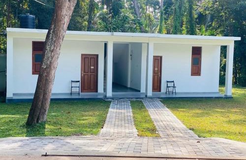 Raddolugama House | Sebastian Transit Villa with Free airport shuttle