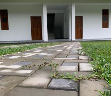 Raddolugama House | Sebastian Transit Villa with Free airport shuttle