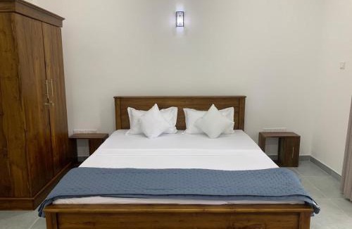 Raddolugama House | Sebastian Transit Villa with Free airport shuttle