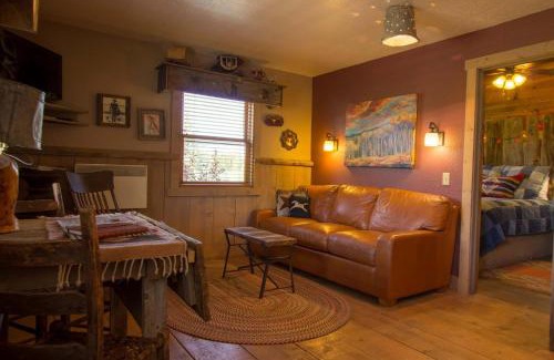 Panguitch House | Secluded 1 Bedroom Cabin on 50 Acres of Land