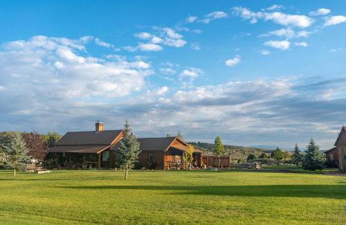 Panguitch House | Secluded 1 Bedroom Cabin on 50 Acres of Land