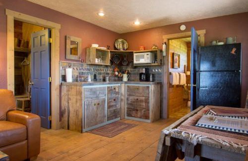 Panguitch House | Secluded 1 Bedroom Cabin on 50 Acres of Land