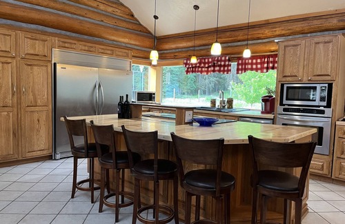 Trego Cabin | Secluded 3 bedroom lodge tucked in the heart of the Kootenai National Forest