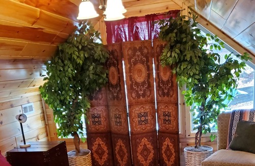 Rutherfordton Cabin | Secluded 3 story 4 br 2 bth on BroadRiver, by Ashville ,TIEC Chimney rock.