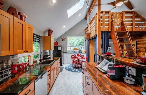 Waldport Cabin | Secluded Bayfront, Spa, Grill, She Shed