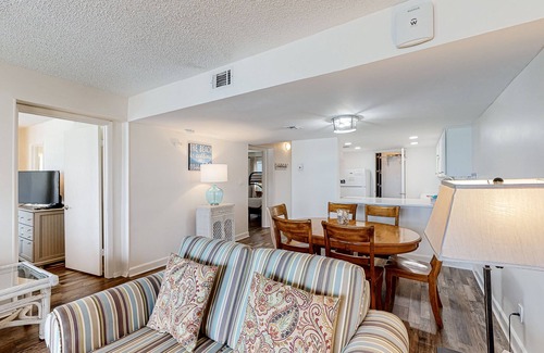 Sunnyside Condo | Secluded beach escape with panoramic Gulf view, tennis courts, balcony & W/D