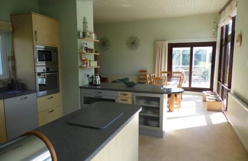 St Brides House | Secluded beachside 4 bed house, family & dog friendly, stunning creek views