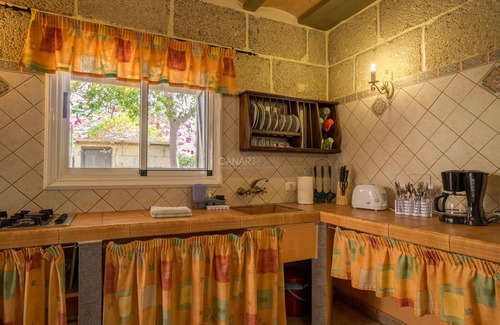 Candelaria Cottage | Secluded Casita in Sunny Southeast with Private Pool, Terrace and Barb