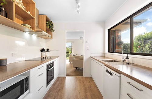 Rothesay Bay House | Secluded Coastal Home with Garden - Pet Friendly!