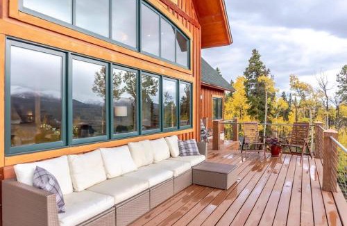 Alma House | Secluded Custom 5 BR with Panoramic Mountain Views
