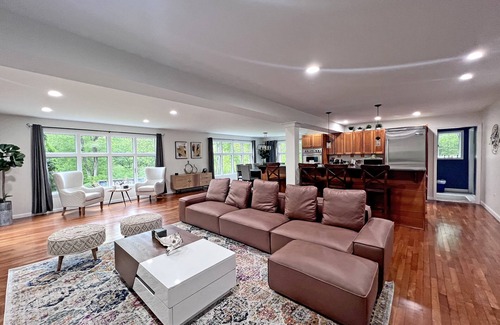 Stonington House | Secluded Farmhouse Retreat - Minutes from Mystic