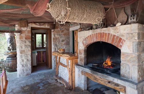 Gdinj House | Secluded fisherman's cottage Cove Tvrdni Dolac, Hvar (K-13018)