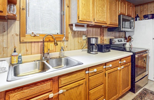 Honor House | Secluded Home with Firepit, Gas Grill, WIFI, WFH Station & Private W/D