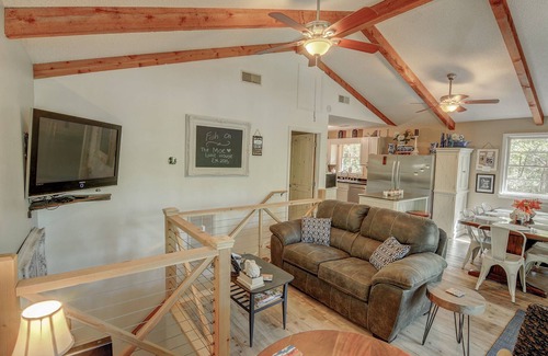 Gumlog Cabin | Secluded Lake Front Cabin - on Lake Hartwell, with Dock, Fenced Yard, Fire Pit.