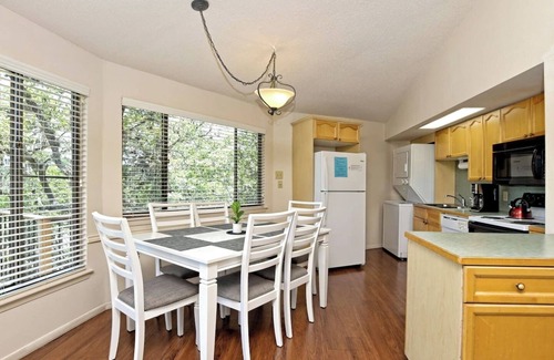 Lakeway House | Secluded Lakefront Bungalow - Shared Community Pool and Hot Tub #11