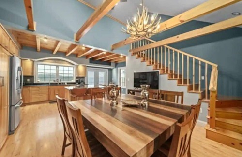 Dandridge Cabin | Secluded Lakefront Estate: Private Dock, Huge deck w/views, Kayaks, Hot Tub