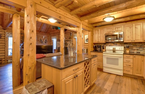 Cresco Cabin | Secluded Log Cabin w/Fire Pit in Cresco!
