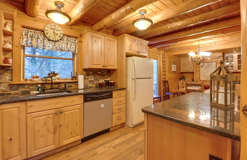 Cresco Cabin | Secluded Log Cabin w/Fire Pit in Cresco!