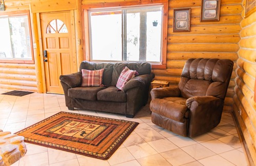 Boise Cabin | Secluded Log Home, Large Deck, Abundant Wildlife,Peace & Quiet, Beautiful Views!