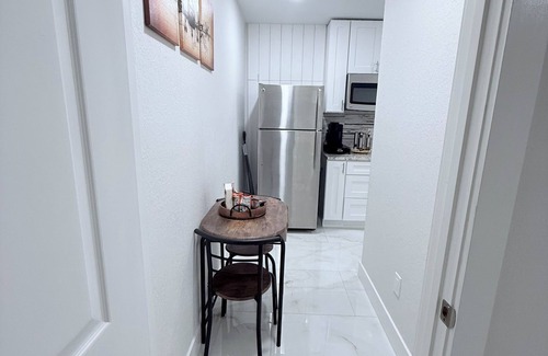 Citrus Park House | Secluded Lovers’ Escape – Cozy Apartment with Jacuzzi Under the Stars"