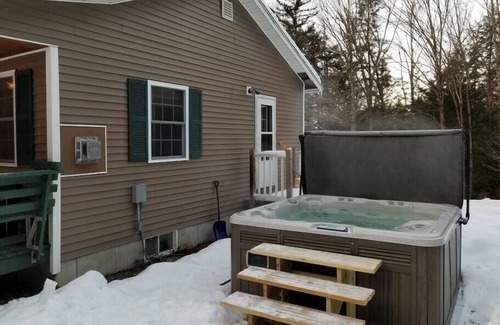 Woodsville House | Secluded Lumberjack Cabin w/Hot Tub, Pool & Lake
