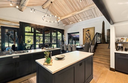 Dolores House | Secluded Luxury Nature Retreat- Private Cabins - Hot Tub - Drive to Telluride