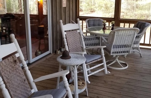 Lakemont Cabin | Secluded Mountain Cabin on 3 acre Seed Lake Property - Sleeps 6 comfortably