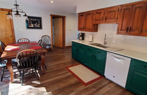 Edinburg House | Secluded Mountain Home Features Breathtaking Valley Views and Hot Tub