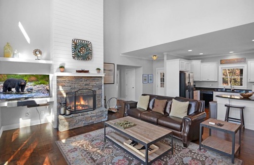 Big Canoe House | Secluded Mountain Retreat - Little Canoe