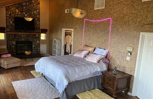 Calabasas Resort | Secluded mountain top mega mansion & majestic views of the mountains & Ocean