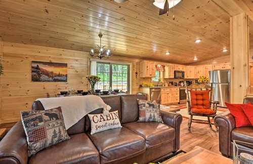 Wardensville Cabin | Secluded Mountain Cabin in Wardensville!