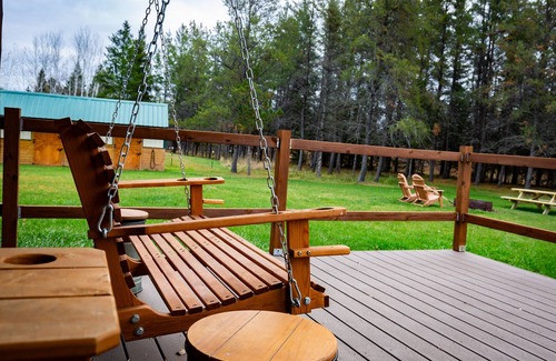 Two Harbors Cottage | Secluded North Shore cottage near the lake with cozy fireplace & modern comforts