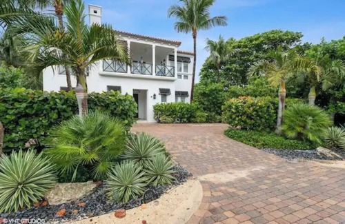 Ocean Ridge House | SECLUDED OCEAN VIEW COASTAL ESTATE