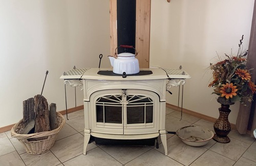 Alberta House | Secluded Peaceful Guesthouse ~ Spectacular Dark Sky