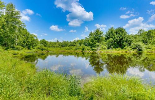 East Stroudsburg House | Secluded Poconos Cabin 75 Acres and Fire Pit!