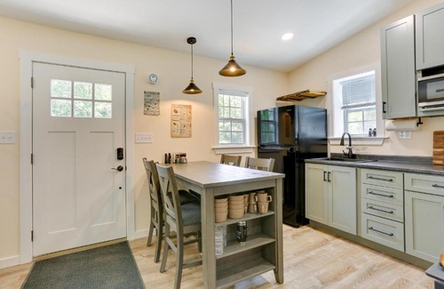 East Stroudsburg House | Secluded Poconos Cabin 75 Acres and Fire Pit!