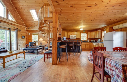 Briar Crest Woods Cabin | Secluded Retreat near Ski Resorts: Hot Tub, BBQ