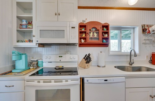 Dairy House | Secluded Southern Oregon Vacation Rental Getaway!