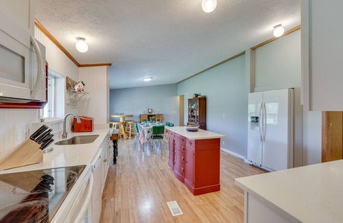 Dairy House | Secluded Southern Oregon Vacation Rental Getaway!