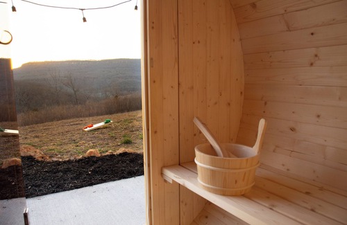 Newton County Cabin | Secluded Spa Cabin: Hot Tub, Sauna, Cold Plunge