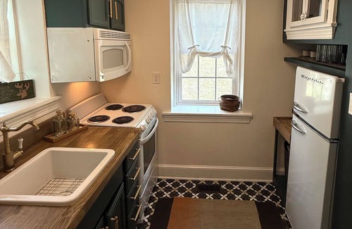 Marshall House | Secluded stonehouse in Marshall with walking trails and creek. Pet-friendly!