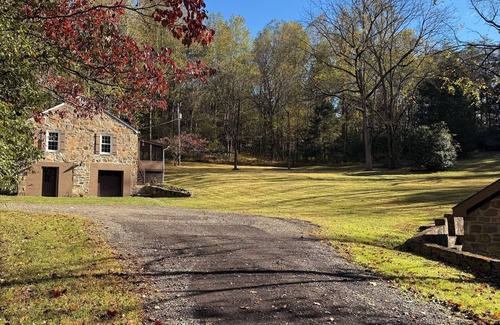 Marshall House | Secluded stonehouse in Marshall with walking trails and creek. Pet-friendly!